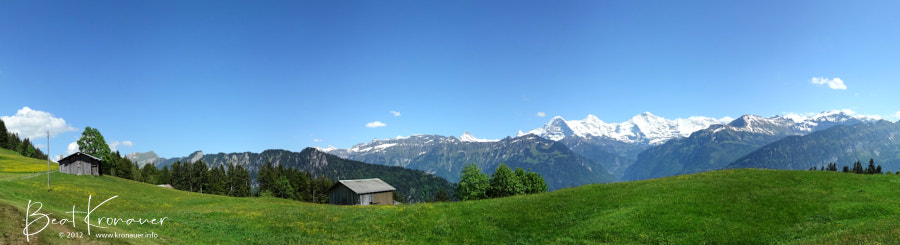 Beatenberg, Panoramaaufnahme mit der Aussicht vom Weiler Mittelhag