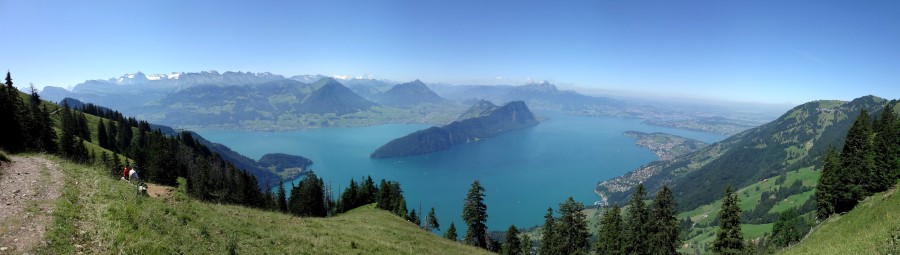Panoramaaufnahme mit Vierwaldstättersee und Bürgenstock