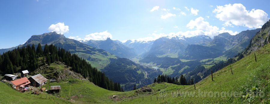 Zingel (1516 m) mit Aussicht auf Engelberg und Titlis