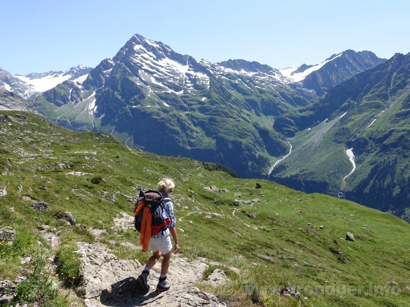 Windgällenhütte AACZ, Abstieg zur Alp Stäfel, Maderanertal, Ur